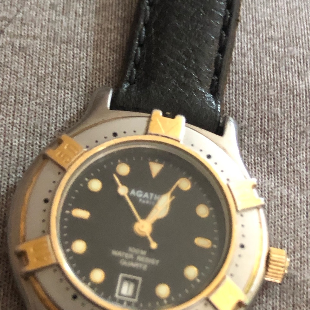 Woman’s Watch Good Working Condition View 2